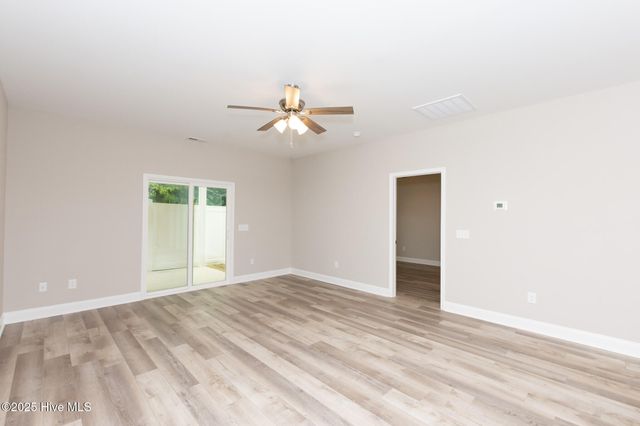 190 Coastline Circle, Swansboro, NC 28584