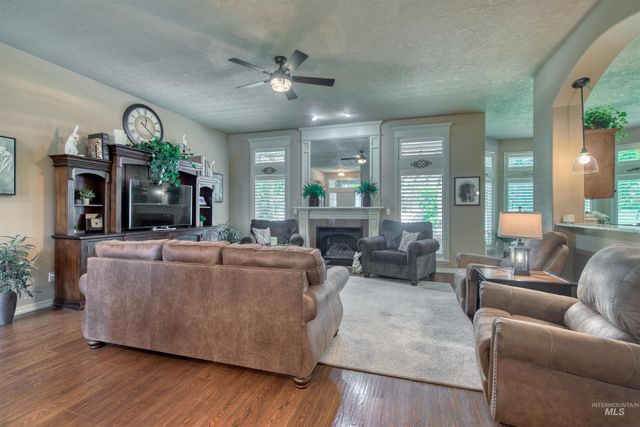 584 W Welch, Meridian, ID 83646