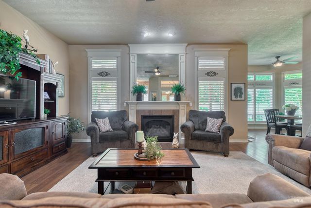 584 W Welch, Meridian, ID 83646