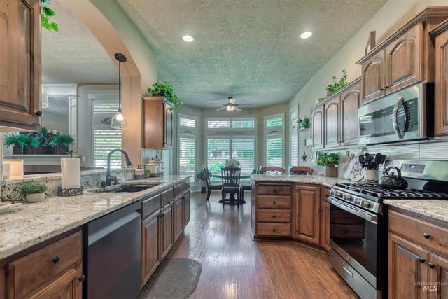 584 W Welch, Meridian, ID 83646