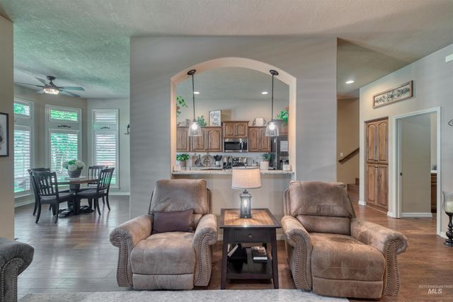 584 W Welch, Meridian, ID 83646