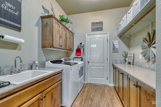 584 W Welch, Meridian, ID 83646
