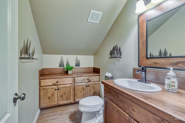 584 W Welch, Meridian, ID 83646