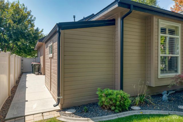 584 W Welch, Meridian, ID 83646