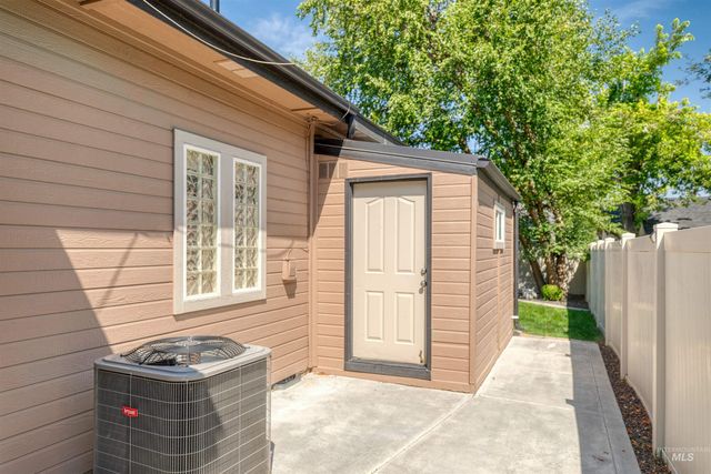 584 W Welch, Meridian, ID 83646