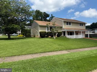 2115 COVENTRY DR, Wilmington, DE 19810