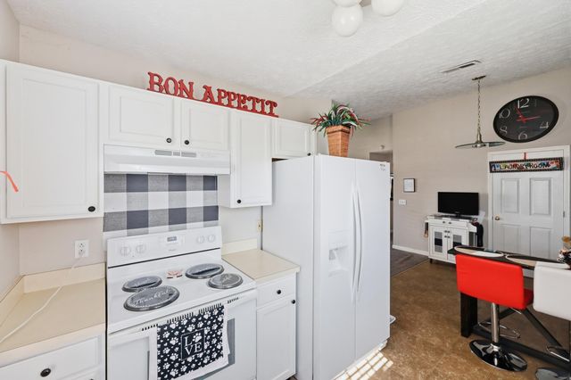 105 Charmac Road, Versailles, KY 40383