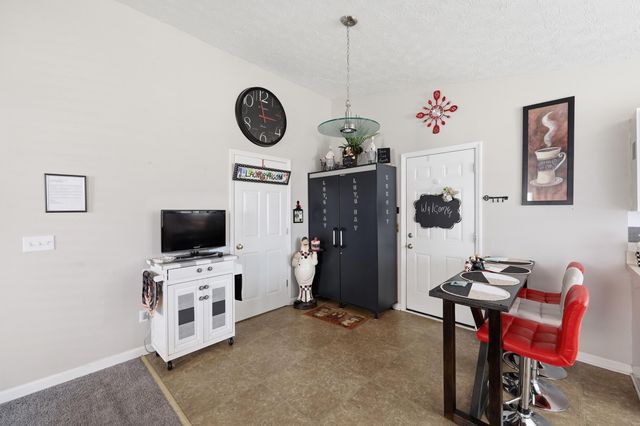 105 Charmac Road, Versailles, KY 40383