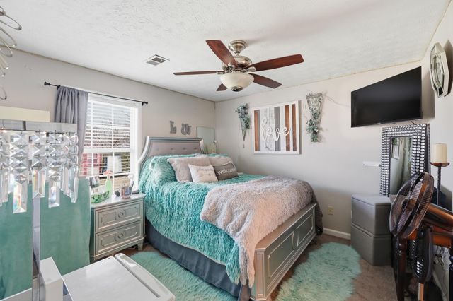 105 Charmac Road, Versailles, KY 40383