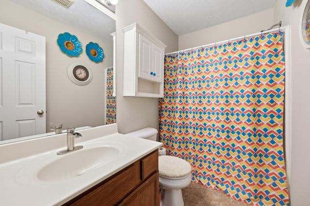 105 Charmac Road, Versailles, KY 40383