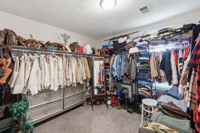 105 Charmac Road, Versailles, KY 40383