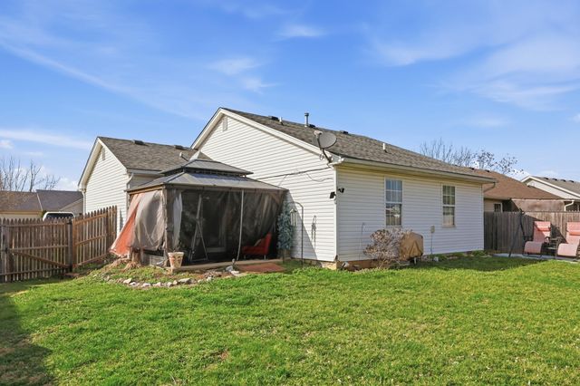 105 Charmac Road, Versailles, KY 40383