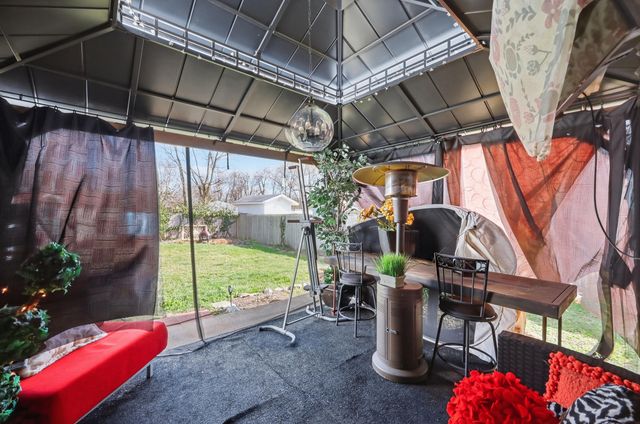 105 Charmac Road, Versailles, KY 40383