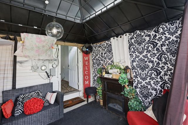 105 Charmac Road, Versailles, KY 40383