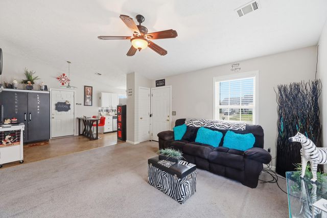 105 Charmac Road, Versailles, KY 40383