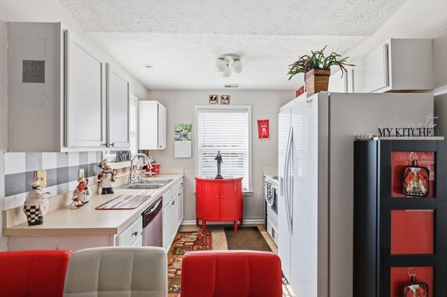 105 Charmac Road, Versailles, KY 40383