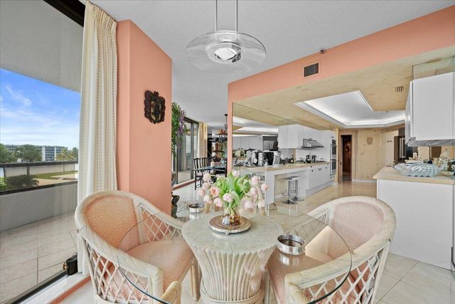 100 Lakeshore Drive 258, North Palm Beach, FL 33408