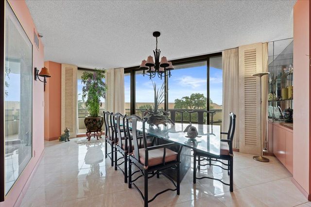 100 Lakeshore Drive 258, North Palm Beach, FL 33408