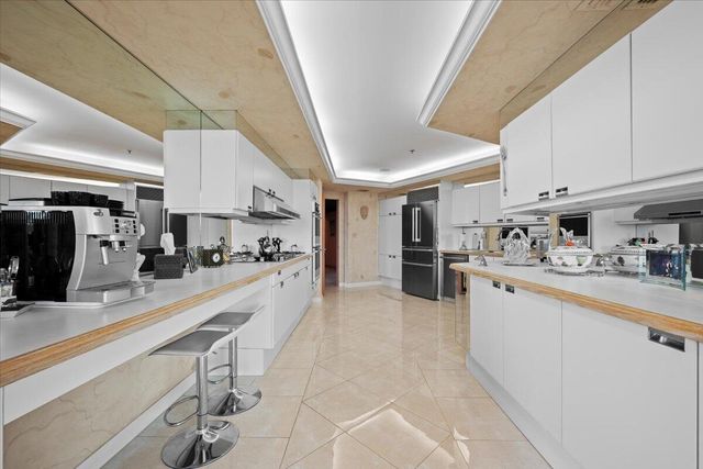 100 Lakeshore Drive 258, North Palm Beach, FL 33408