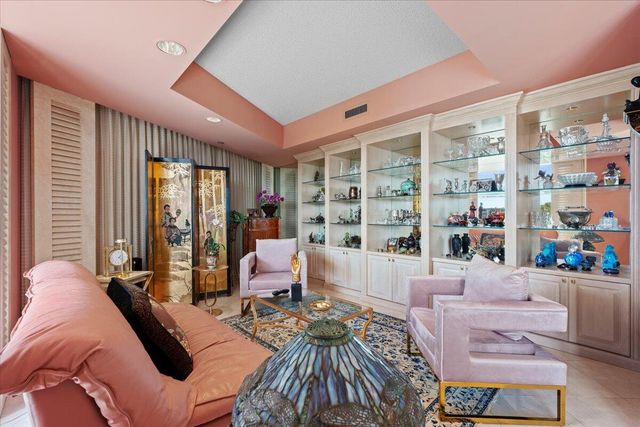 100 Lakeshore Drive 258, North Palm Beach, FL 33408