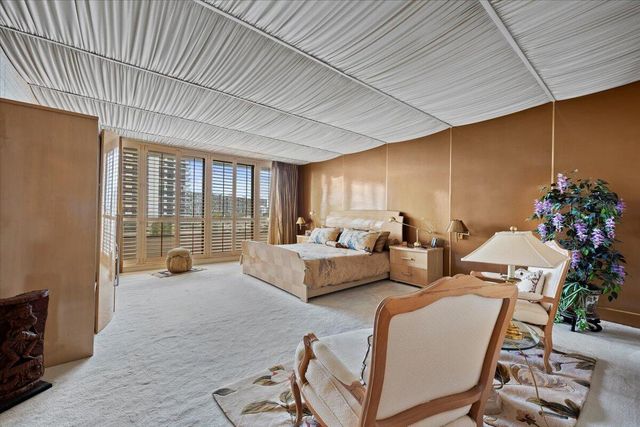 100 Lakeshore Drive 258, North Palm Beach, FL 33408