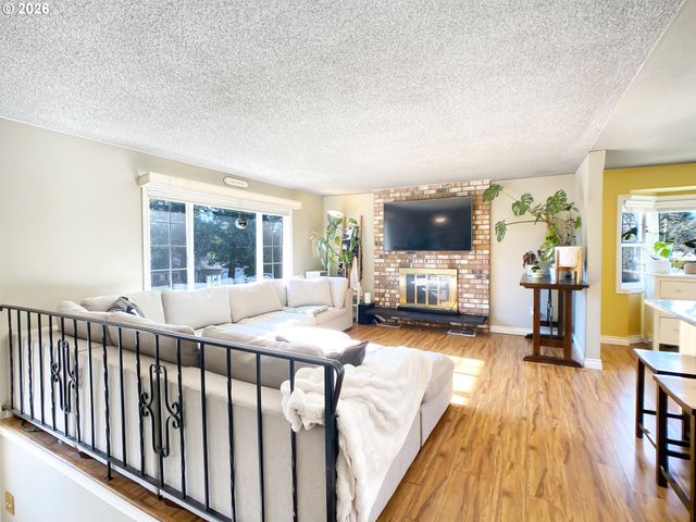 3877 Ne 3RD St, Gresham, OR 97030