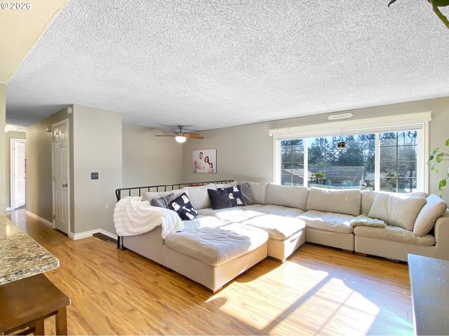 3877 Ne 3RD St, Gresham, OR 97030