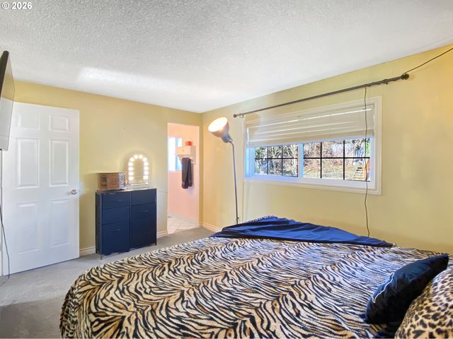 3877 Ne 3RD St, Gresham, OR 97030