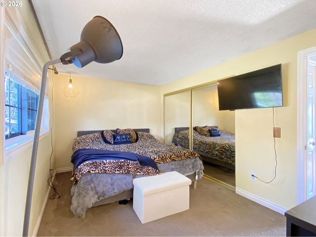 3877 Ne 3RD St, Gresham, OR 97030