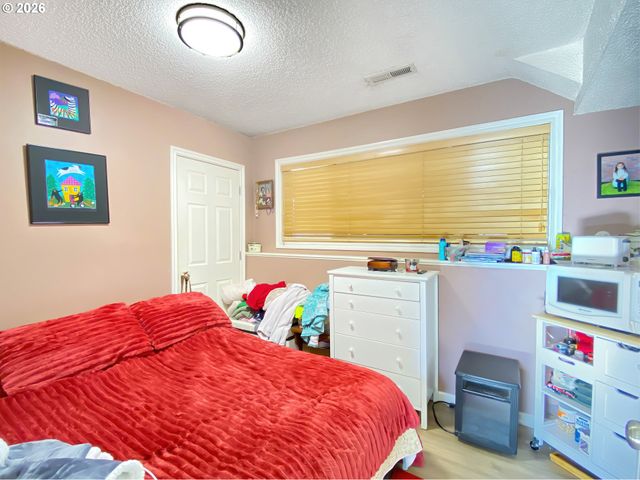 3877 Ne 3RD St, Gresham, OR 97030