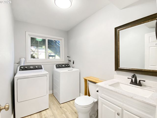 3877 Ne 3RD St, Gresham, OR 97030