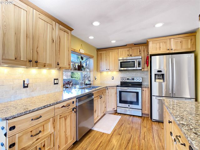 3877 Ne 3RD St, Gresham, OR 97030