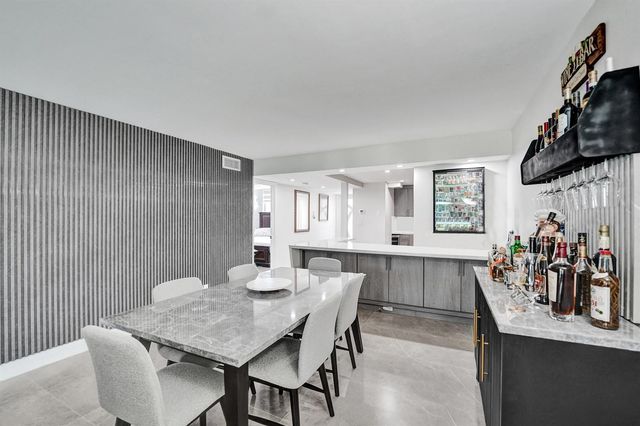 9410 N Hollybrook Lake Drive, Pembroke Pines, FL 33025