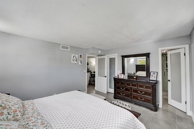 9410 N Hollybrook Lake Drive, Pembroke Pines, FL 33025