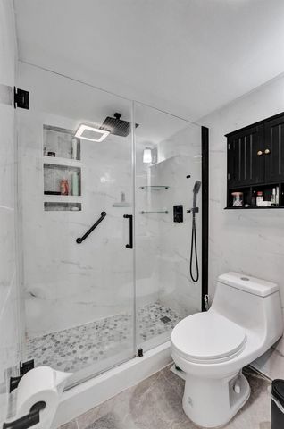 9410 N Hollybrook Lake Drive, Pembroke Pines, FL 33025