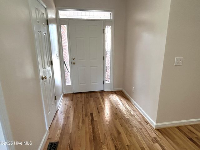 4921 Crosswinds Drive, Wilmington, NC 28409