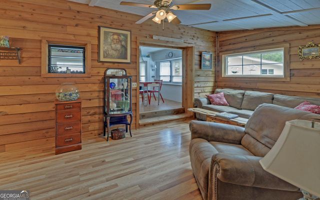 76 Periwinkle Lane, Cleveland, GA 30528