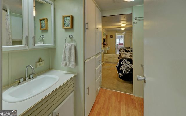 76 Periwinkle Lane, Cleveland, GA 30528