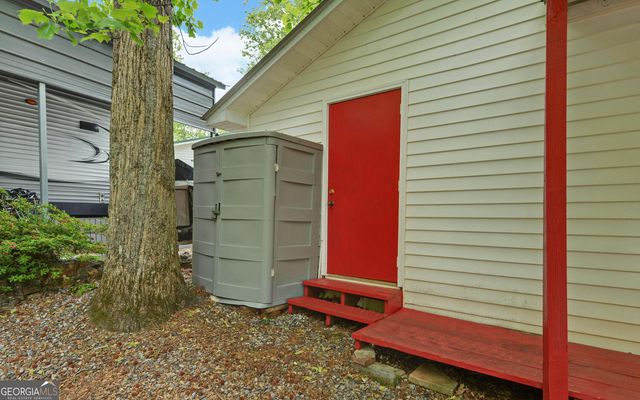 76 Periwinkle Lane, Cleveland, GA 30528