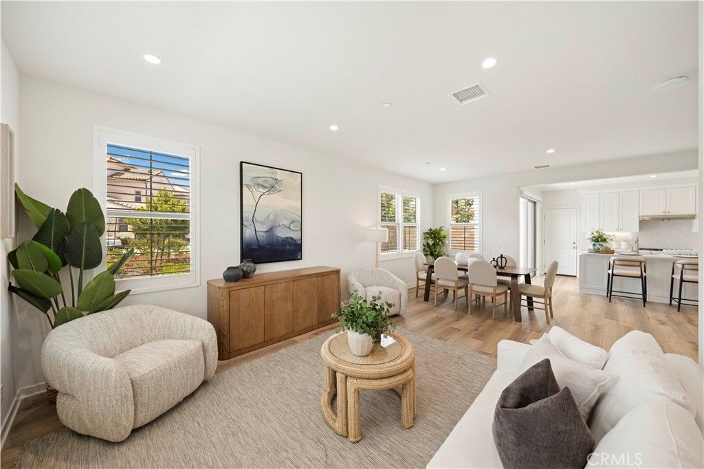 Image 11 of property listing at 222 Ashby, Irvine, CA 92618