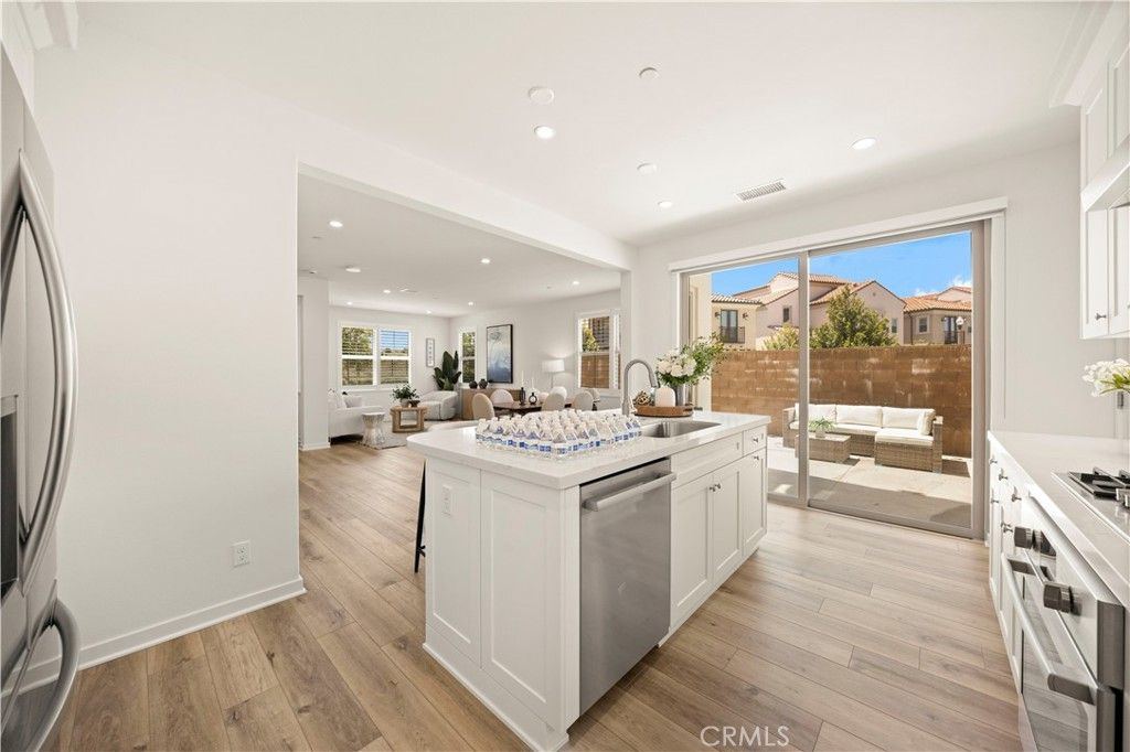 Image 14 of property listing at 222 Ashby, Irvine, CA 92618