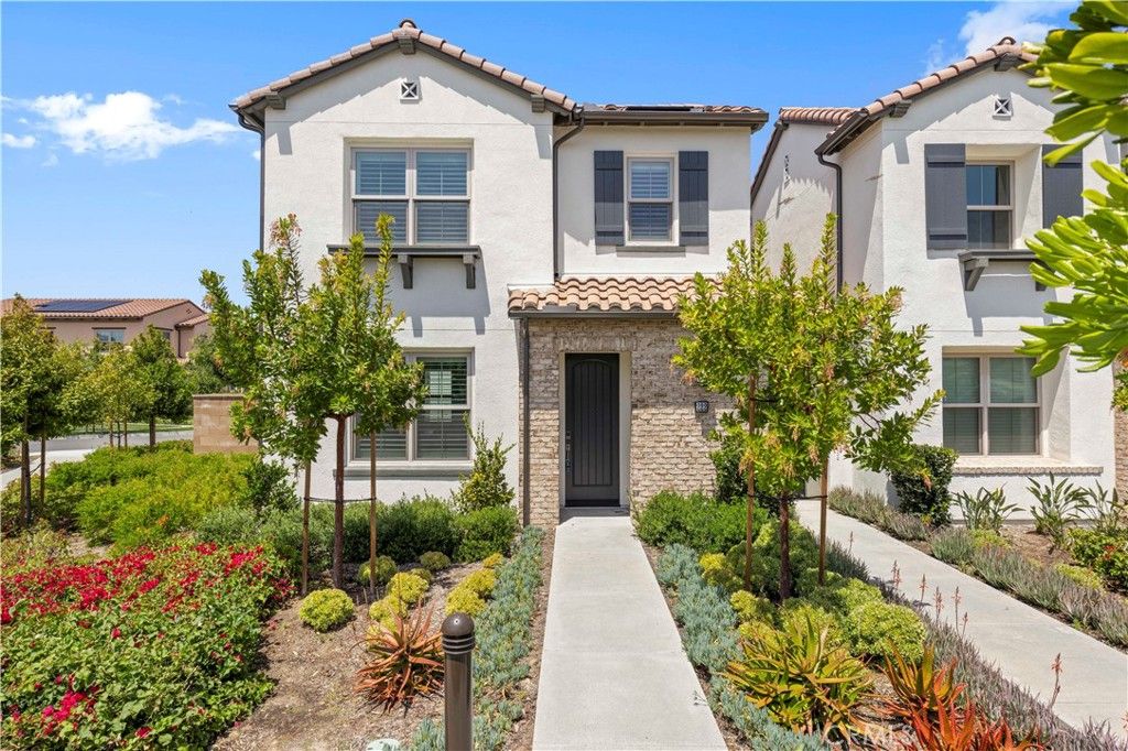 Image 2 of property listing at 222 Ashby, Irvine, CA 92618