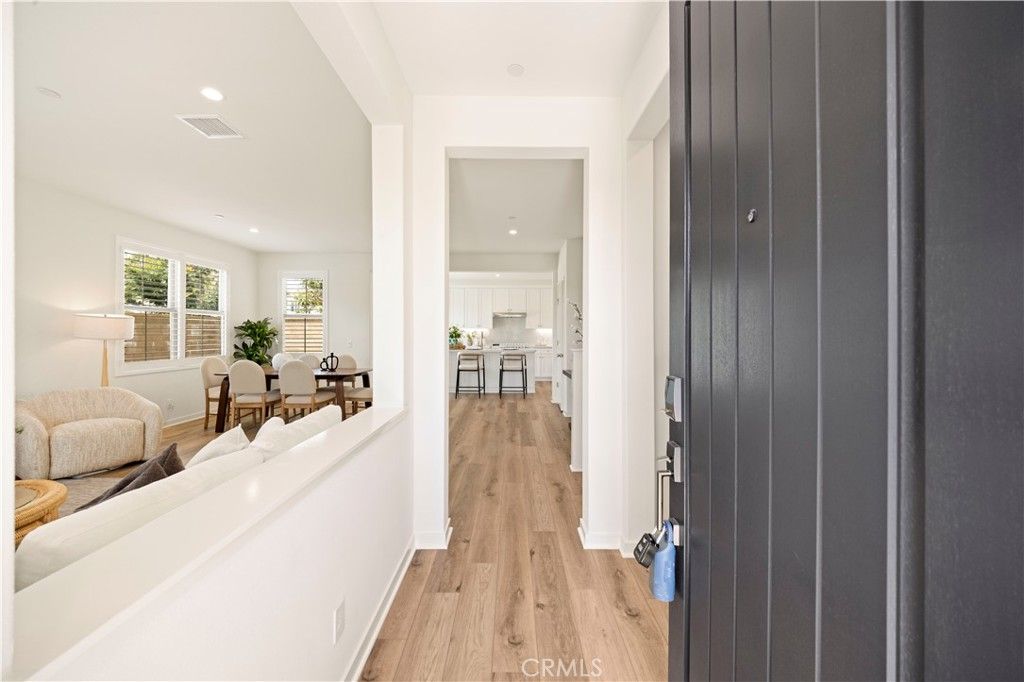Image 7 of property listing at 222 Ashby, Irvine, CA 92618