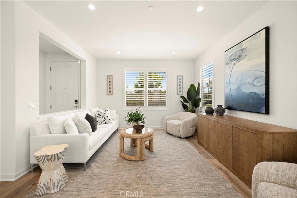 Image 9 of property listing at 222 Ashby, Irvine, CA 92618
