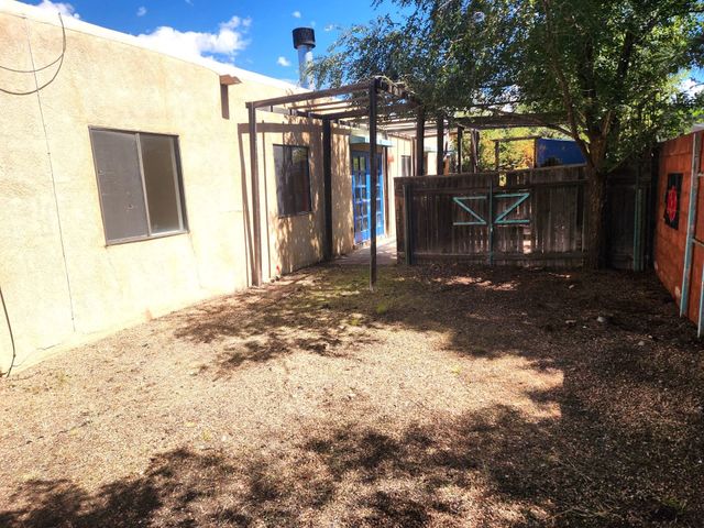 3320 Camino Prado Vis, Santa Fe, NM 87507