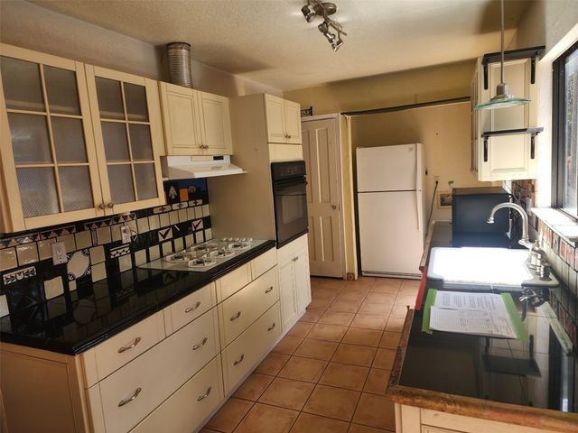 3320 Camino Prado Vis, Santa Fe, NM 87507