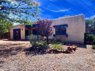 3320 Camino Prado Vis, Santa Fe, NM 87507