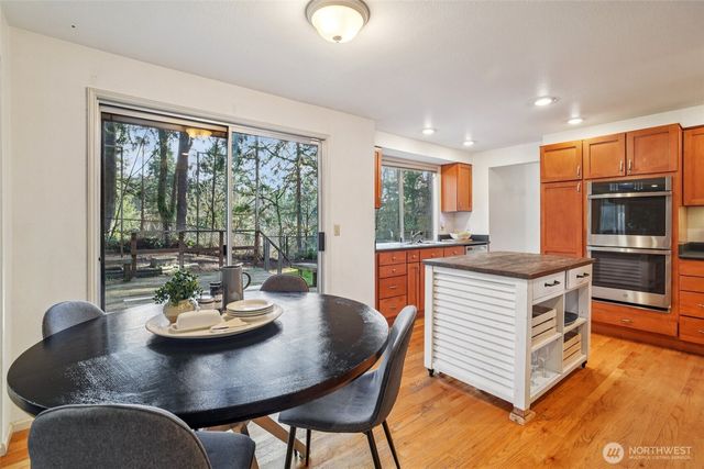 14335 SE 63rd Street, Bellevue, WA 98006