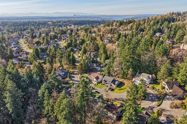 14335 SE 63rd Street, Bellevue, WA 98006