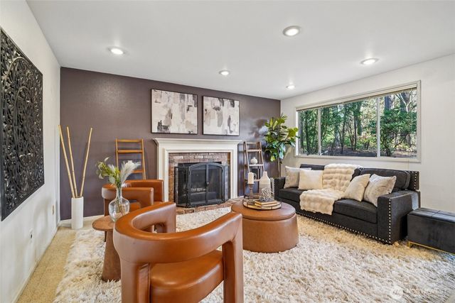 14335 SE 63rd Street, Bellevue, WA 98006